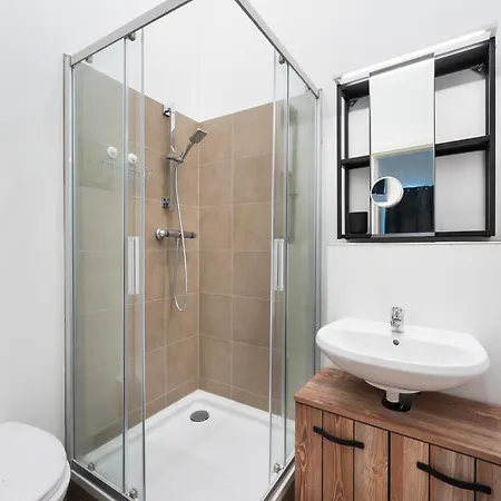 Appartement The Mierendorf Ii, Budget Group & Family Apartment, 1br, 1 Living Room, Ideal For 2 - 4 Guests *