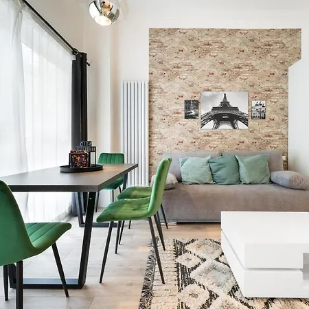 Apartment The Mierendorf Ii, Budget Group & Family Apartment, 1br, 1 Living Room, Ideal For 2 - 4 Guests *